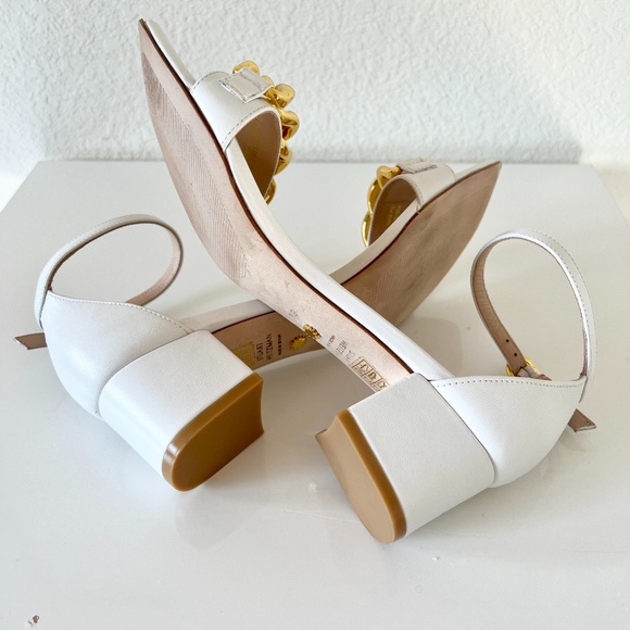 Stuart Weitzman Amelina Chain Block-Heel Leather Sandals | Size 6.5 - Picture 4 of 5